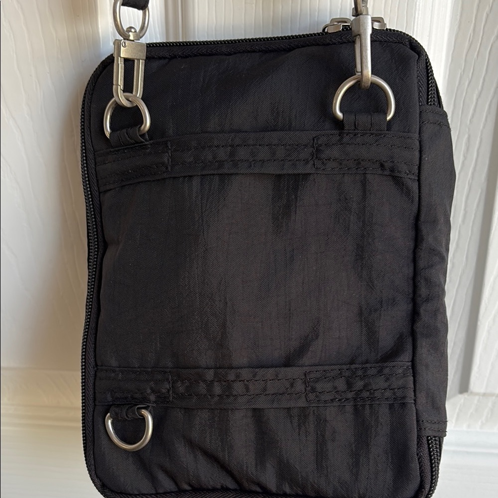 NWOT Baggallini Black Crossbody Bag with Long Strap - Picture 5 of 11